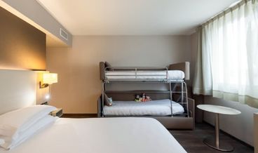 Bild von Classic Room, 1 King Bed, Non Smoking, View-1 King Bed Non Refundable Free WiFi