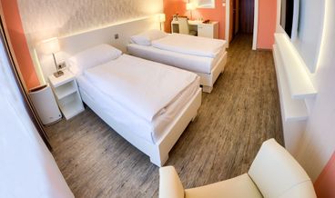 Bild von Double Room, 1 Bedroom-1 King Bed Non Refundable Free WiFi Free self parking Free breakfast