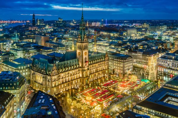 Weihnachtsmarkt Hamburg 2025: Finde das passende Hotel