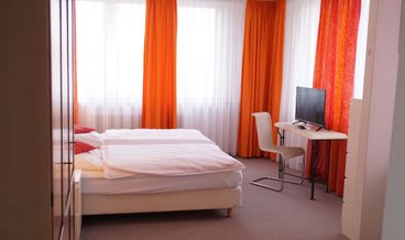 Bild von Business Double Room-1 King Bed Non Refundable Free WiFi Free self parking