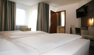 Bild von Double Room-1 Queen Bed Non Refundable Free WiFi Free self parking Free breakfast
