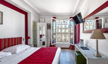 Bild von Standard 2 persons with View on the Arc de Triomphe