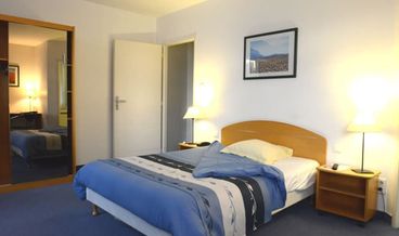 Bild von Superior Twin Room, Accessible-1 Double Bed and 1 Twin Bed Free WiFi