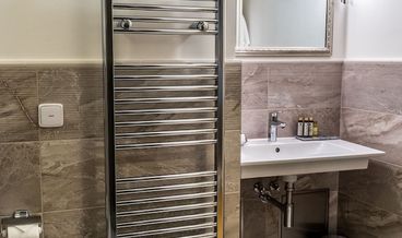 Bild von Deluxe Room-1 King Bed Non Refundable Free WiFi Free breakfast