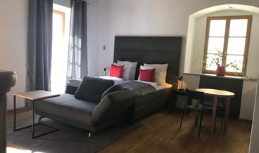 Bild von Superior Apartment-1 Double Bed and 1 Twin Sofa Bed Non Refundable Free WiFi