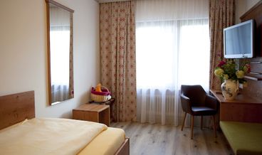Bild von Classic Double Room-1 King Bed Non Refundable Free WiFi Free self parking Free breakfast