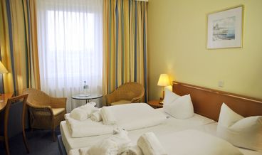 Bild von Comfort Double Room, City View (Land View)-1 Queen Bed Non Refundable Free WiFi Breakfast buffet Spa access