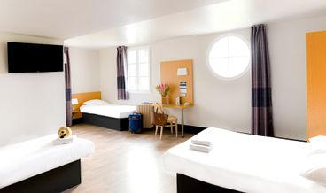 Bild von Quadruple Room-1 Double Bed and 2 Twin Beds Free WiFi Free self parking Free breakfast