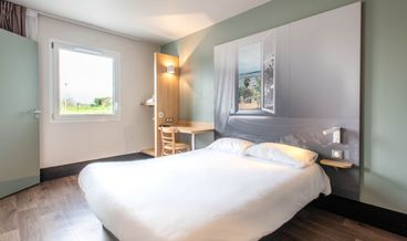 Bild von Double Room-1 Double Bed Free WiFi Free self parking