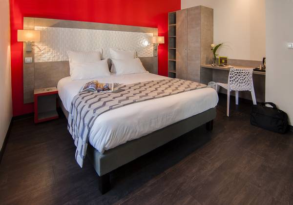 Hôtel Carré Vieux Port Marseille - Doppelzimmer mit Bad - ROOM