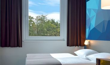 Bild von Double Room with french Bed-1 Queen Bed Non Refundable Free WiFi