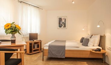 Bild von Holiday Apartment-1 King Bed and 1 Double Sofa Bed Non Refundable Free WiFi Free parking
