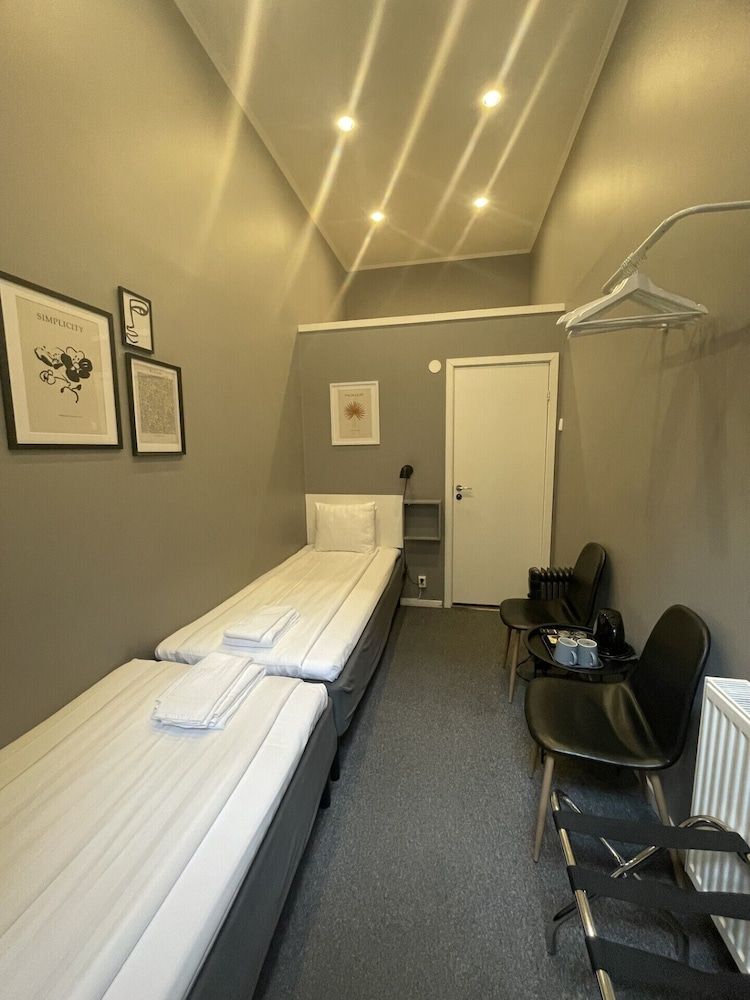 Bild von Economy-Zweibettzimmer, ohne Fenster, zum Innenhof hin
