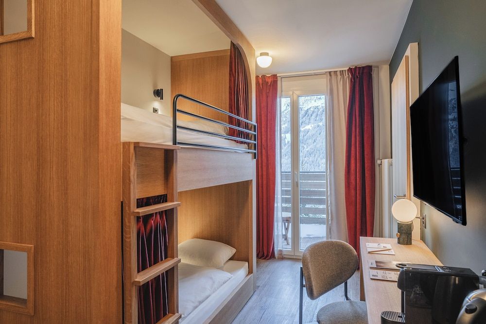 Bild von Connecting rooms with bunk beds