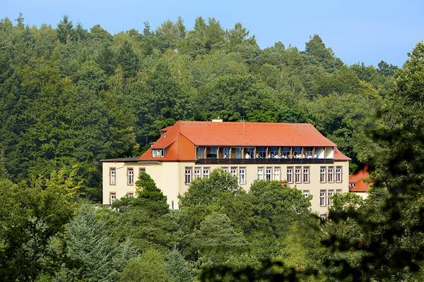 Michel & Friends Hotel Franziskushöhe - Tweepersoonskamer met uitzicht op bos