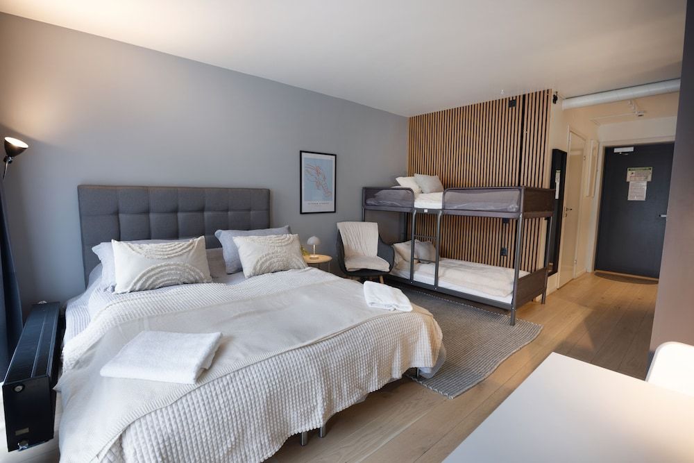 Bild von Vierbettzimmer, Mehrere Betten