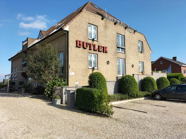 Hotel Butler - Langzeit Special - FRONT