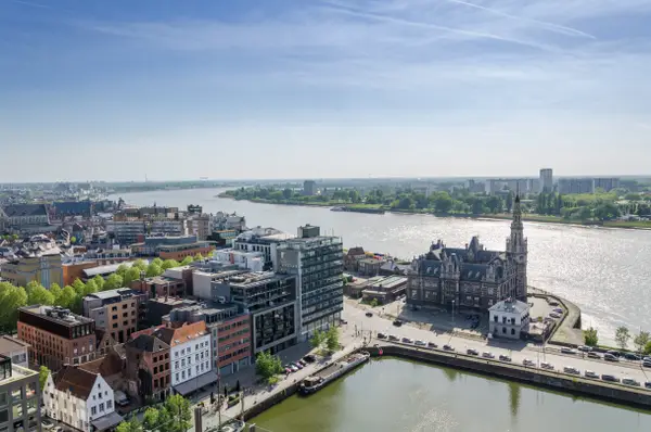BANKS Antwerp - Frühlings-Sale - SURROUNDING