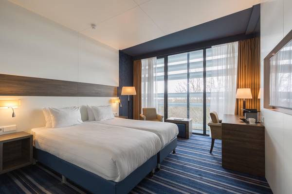 Leonardo Royal Hotel den Haag Promenade - Comfort Twin Room - Hotdeal