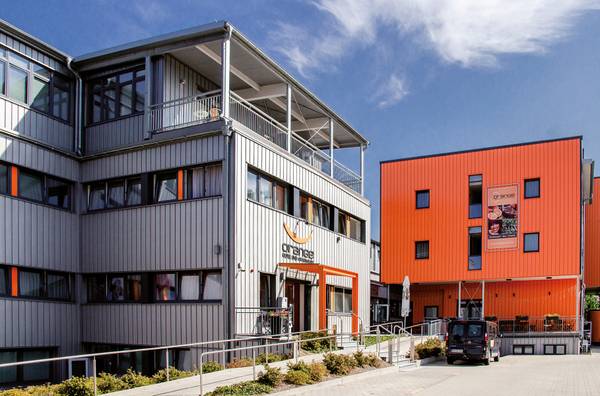 Orange Hotel und Apartments - Komfort Doppelzimmer - FRONT