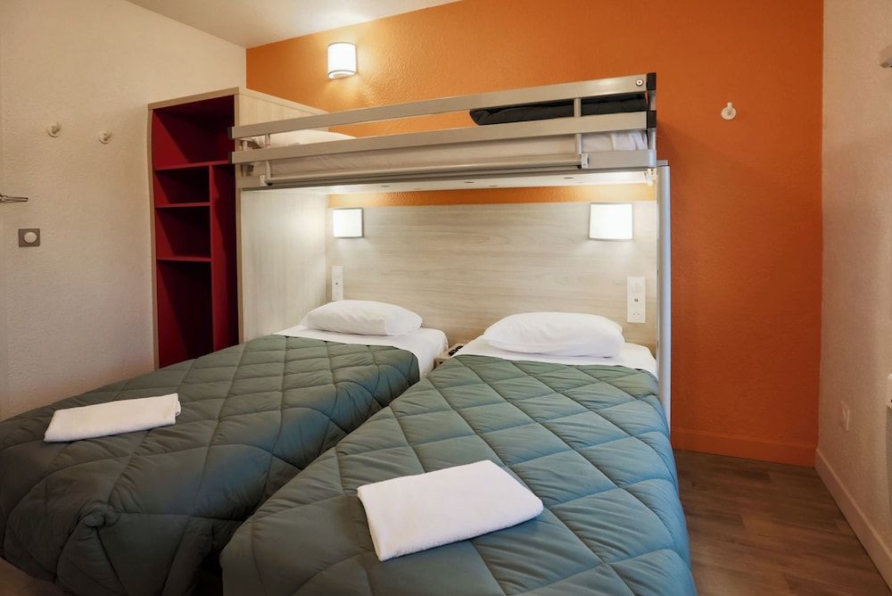 Bild von Standardzimmer, 3 Einzelbetten (Shared Bathroom)