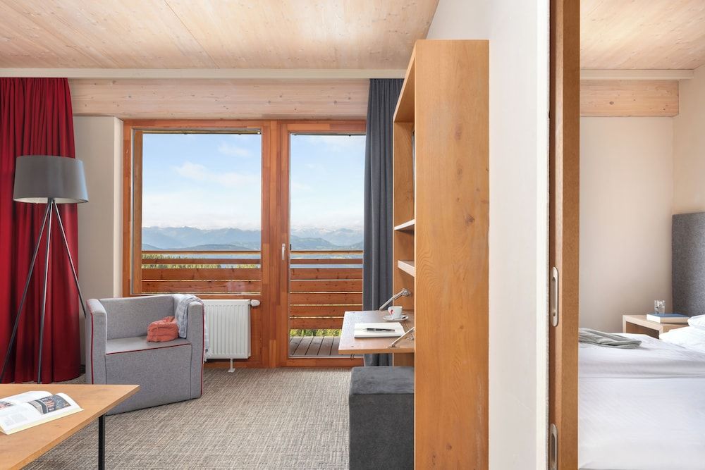 Bild von Family Room Comfort, Balcony, Mountain View