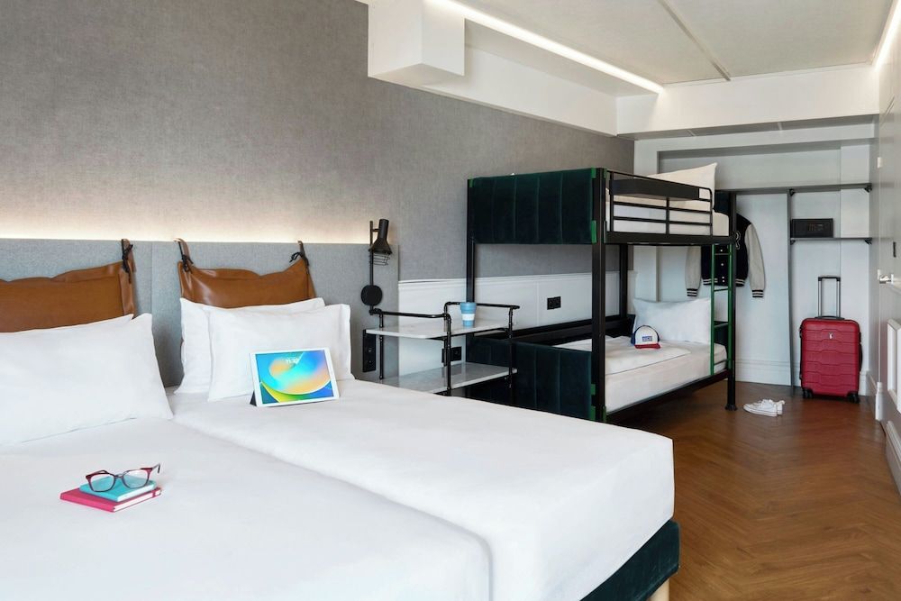 Bild von Family Room Ultra, 1 King, 2 Twins, 2 Bunks