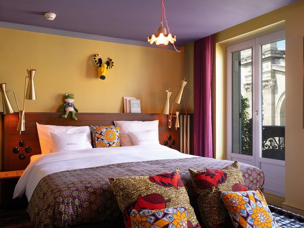 Bild von Large with Balcony and Paris view