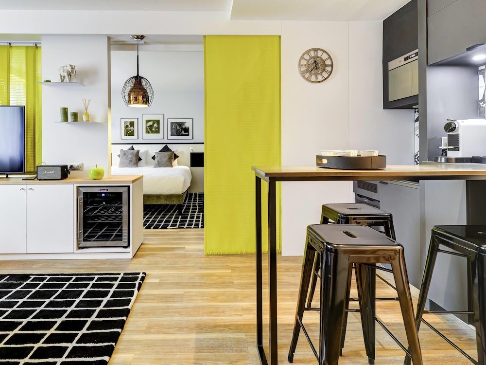 Bild von Superior-Apartment, 1 Doppelbett (View of Bercy Arena)