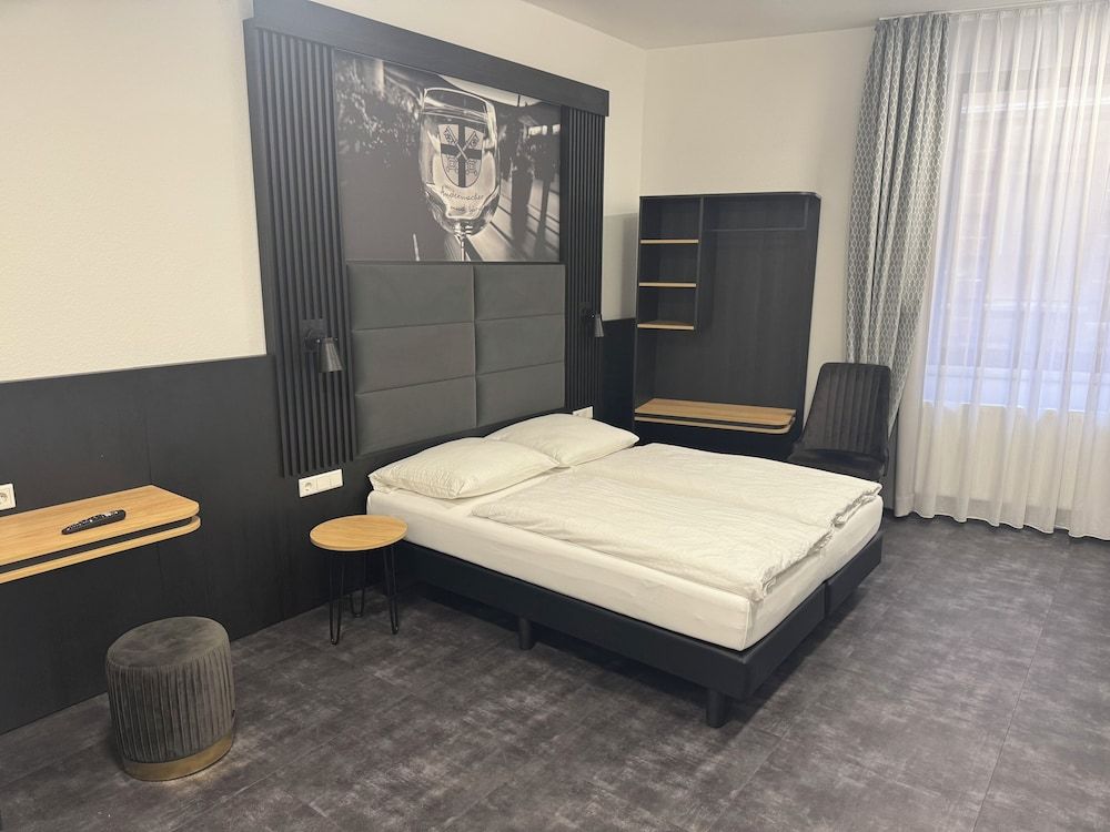 Bild von Deluxe-Doppelzimmer, 1 Doppelbett, rollstuhlgeeignete Dusche