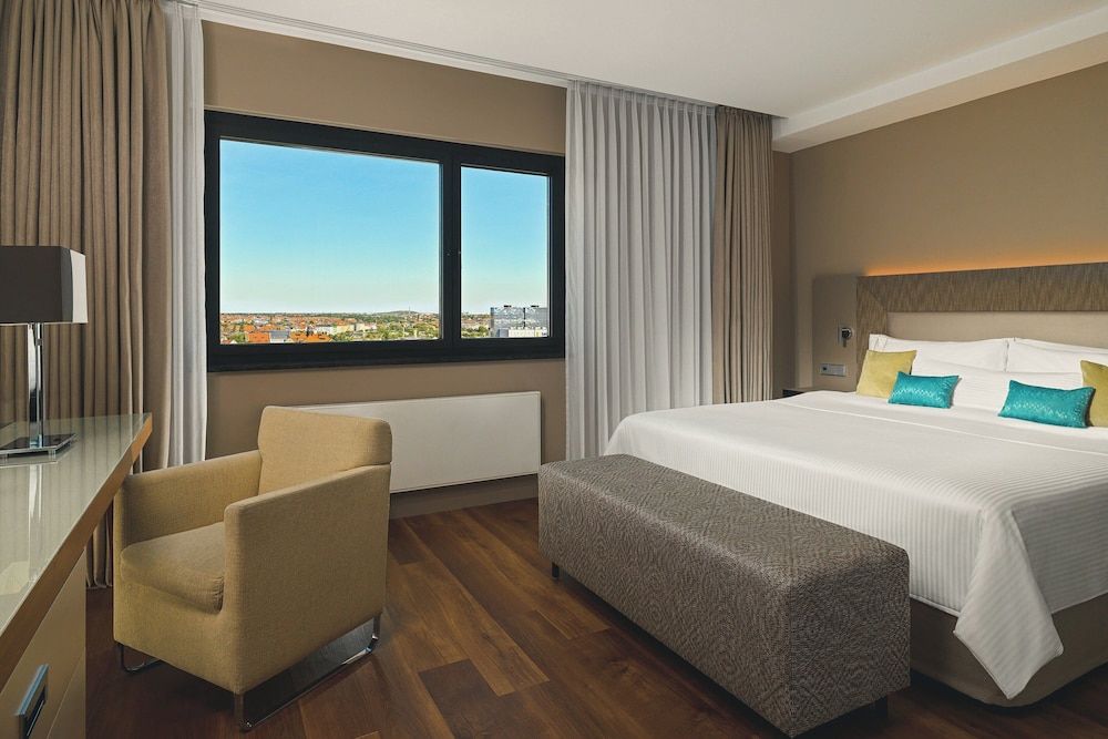 Bild von Deluxe-Suite, 1 Schlafzimmer, Balkon, Stadtblick