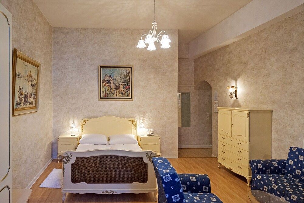 Bild von Souterrain Doppel- oder Zweibettzimmer