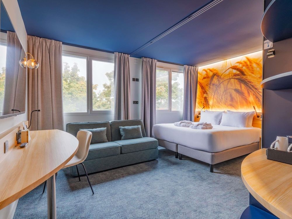 Bild von Privilege, Zimmer, 1 Doppelbett und Schlafsofa