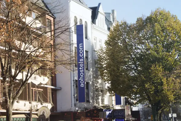 a&o Hamburg Reeperbahn - Sparfuchs Special - FRONT