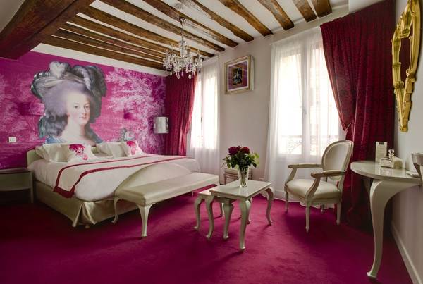 Boutique Hôtel Konfidentiel - deluxe double room, 1 bedroom, non smoking, 1 king bed and 2 large twin beds : Room Only