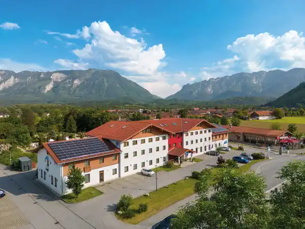 Hey Lou Hotel Piding - Familien Special - FRONT