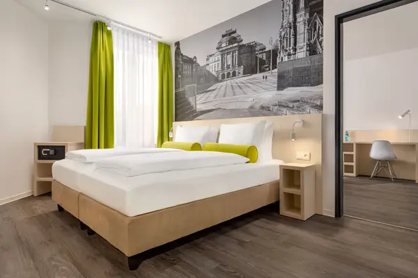 Super 8 by Wyndham Chemnitz - Standard Zimmer - ROOM