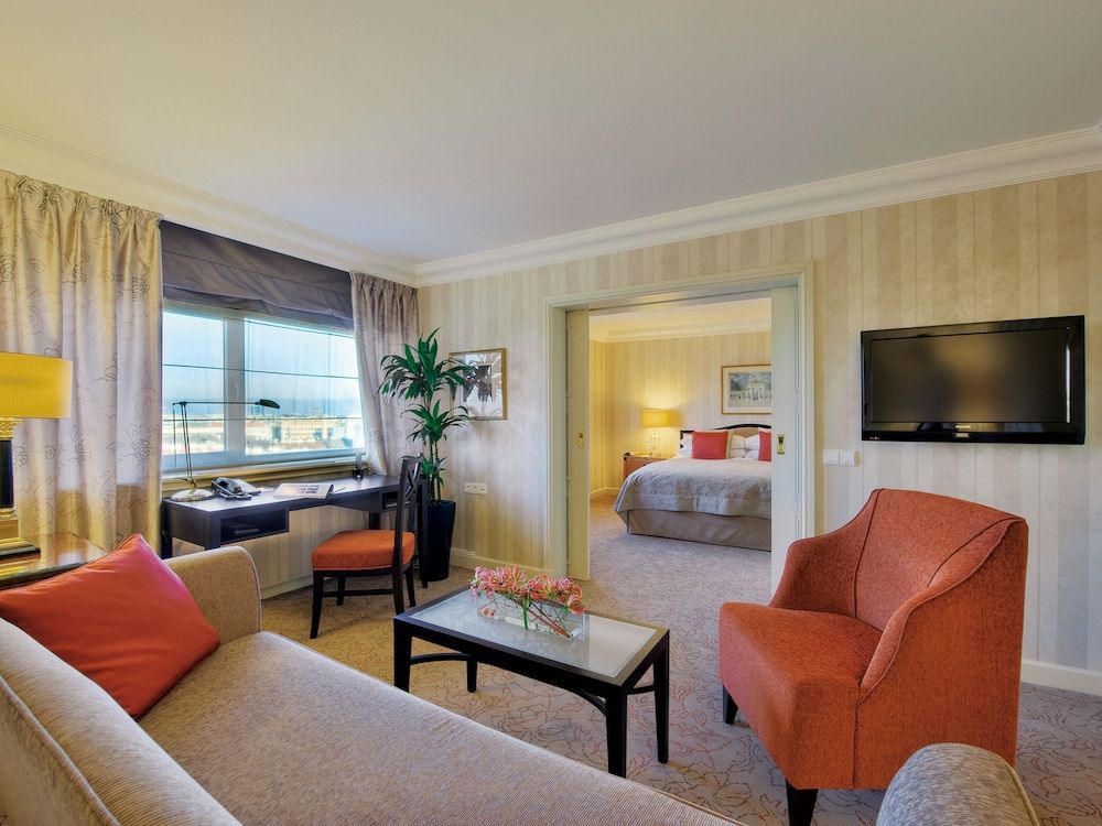 Bild von Club-Suite, 1 Schlafzimmer, barrierearme Badewanne (Park View, Accessible Bathtub)