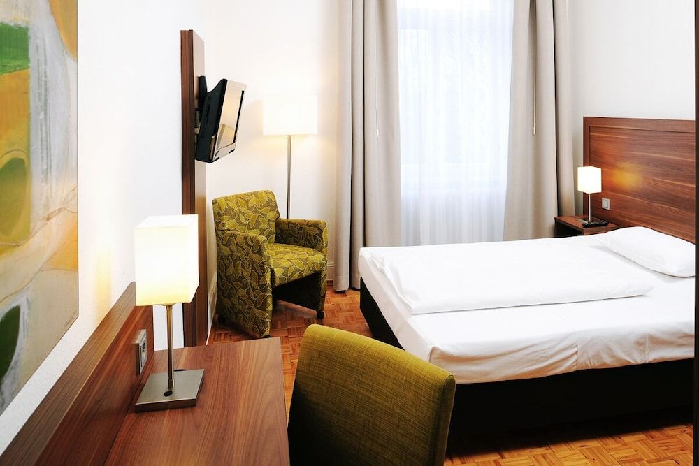 Bild von Doppelzimmer, 1 Doppelbett (French Bedroom 140x200cm bed)