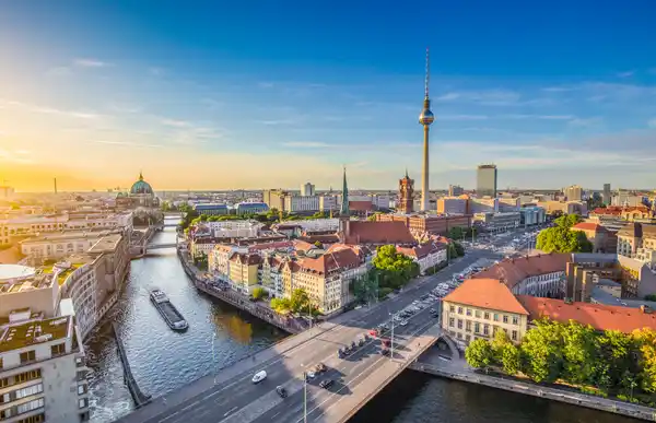 Good Morning + Berlin City East - Standard Zweibettzimmer - SURROUNDING