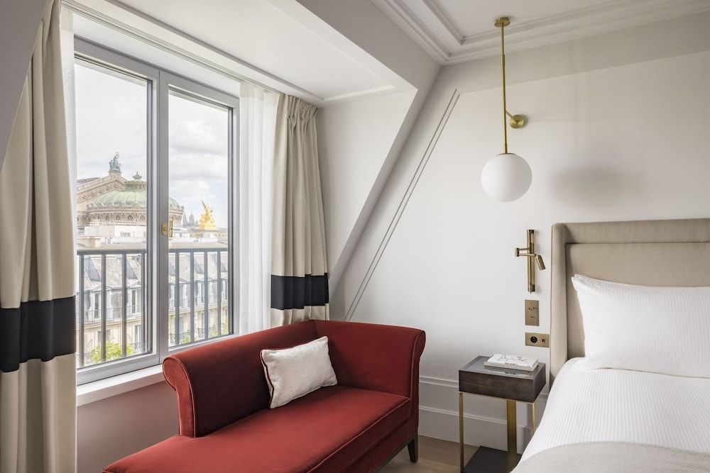 Bild von Zimmer, 1 King-Bett (Essential, Opera View)