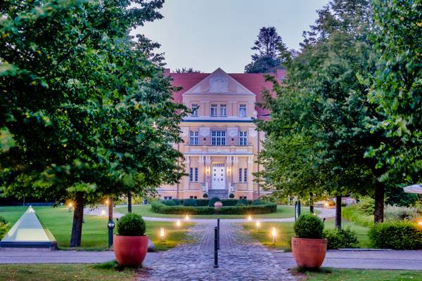 Precise Resort Rügen - Standard Zimmer - FRONT