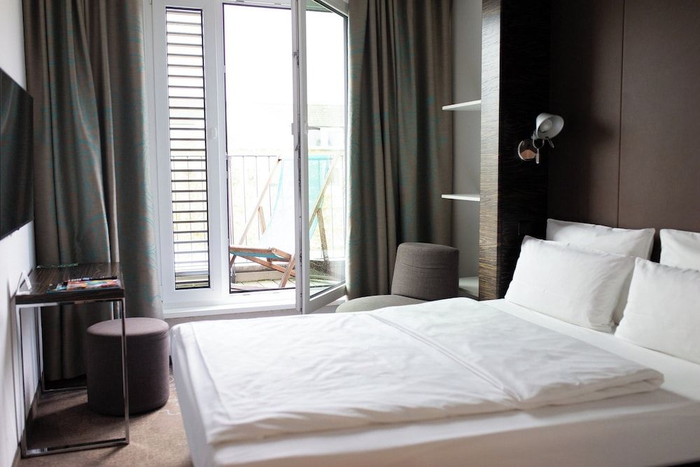 Bild von Zimmer, Balkon (The One)
