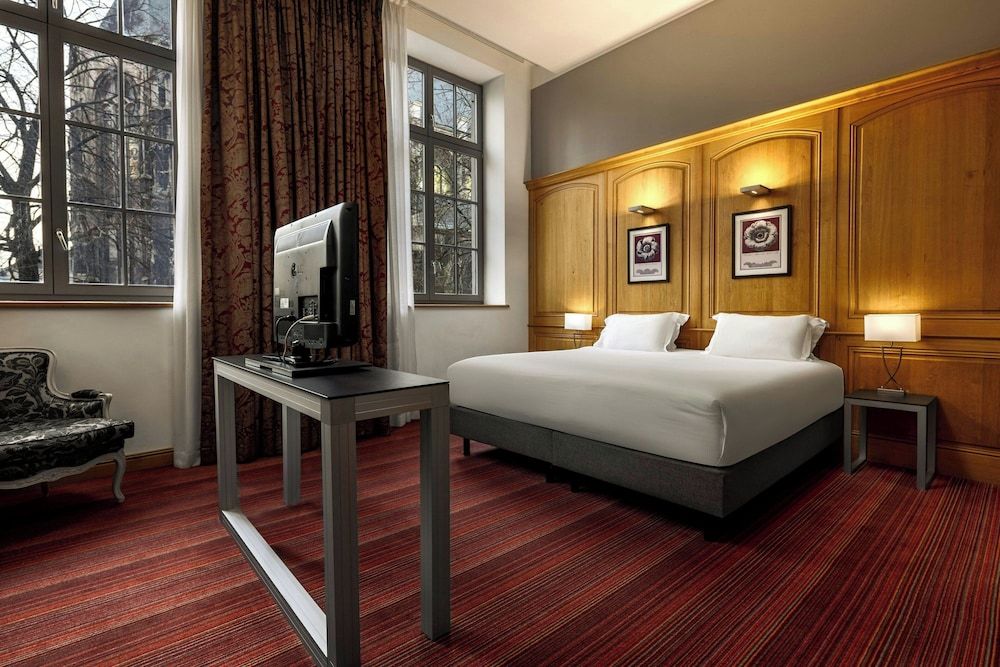 Bild von Zimmer, 1 King-Bett, Stadtblick