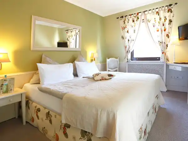 Hotel Restaurant Blesius Garten - Standard Doppelzimmer - ROOM