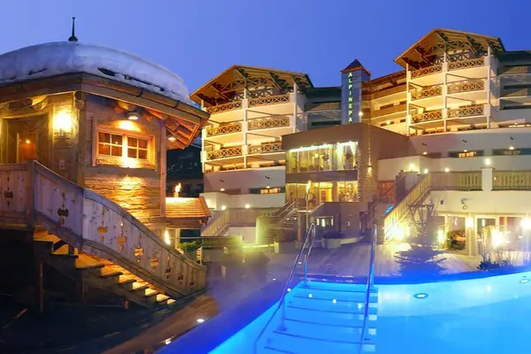 Hotel Alpine Palace - Deluxe Doppelzimmer - FRONT