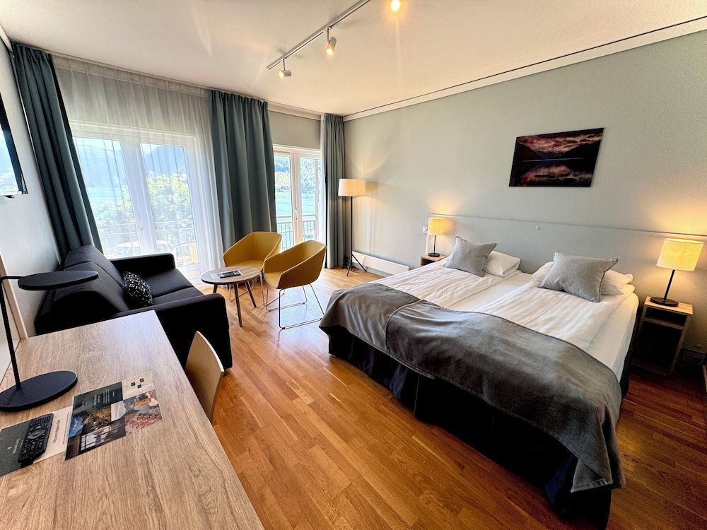 Bild von Doppelzimmer, 1 Doppelbett und Schlafsofa, Balkon (Fjord view)