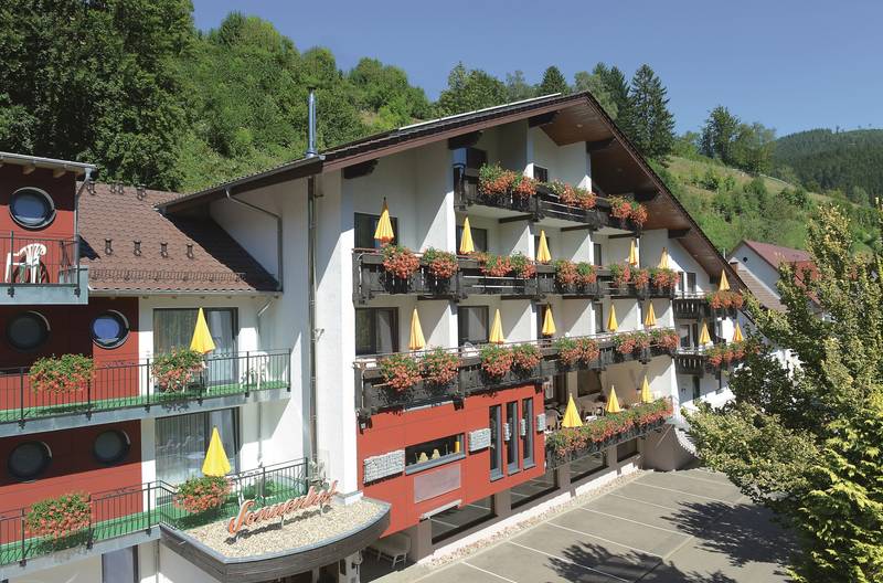 Flair Hotel Sonnenhof in Baiersbronn bei HotelSpecials.de